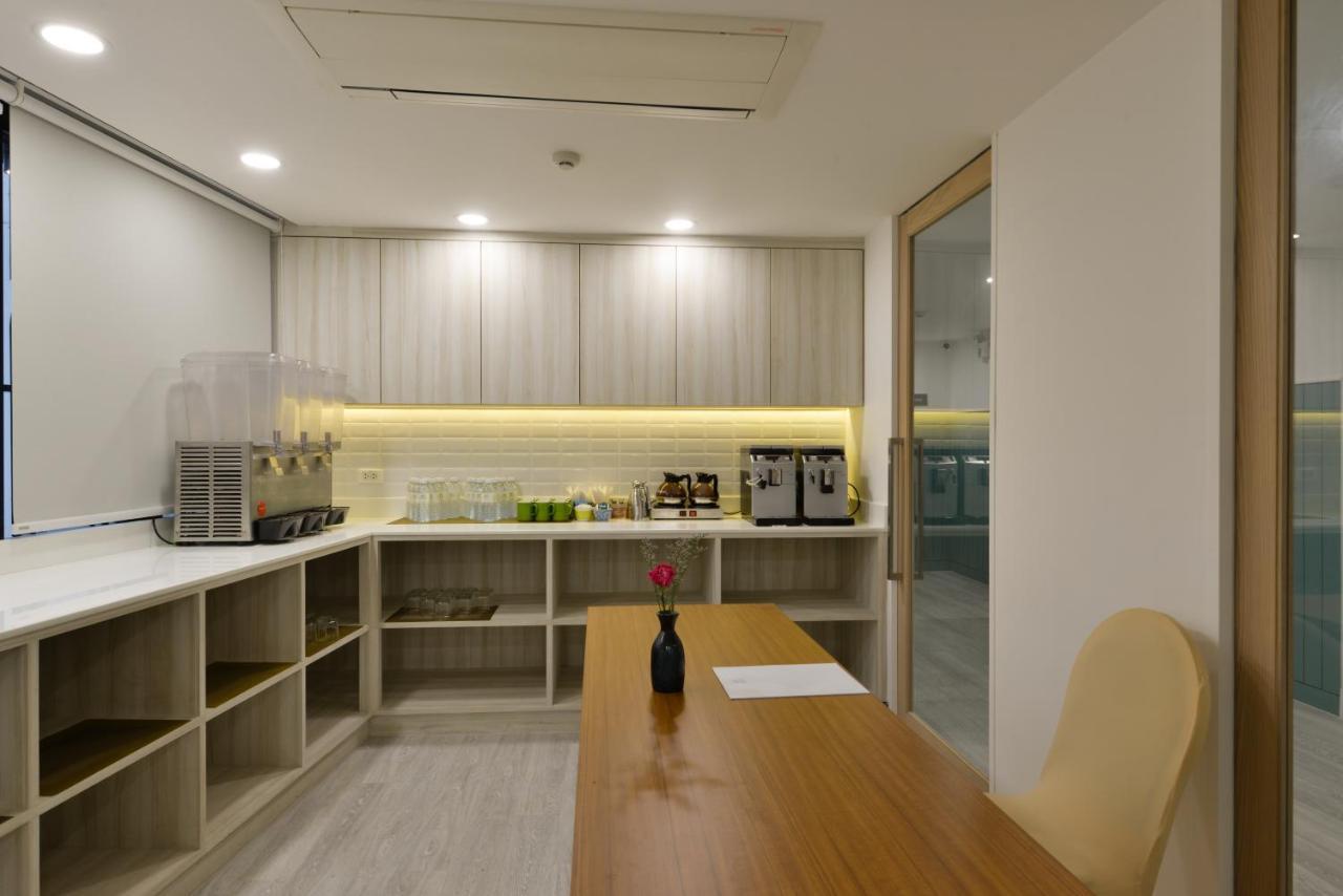 Astera Sathorn 4*